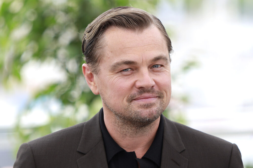 Leonardo DiCaprio lächelt in die Kamera
