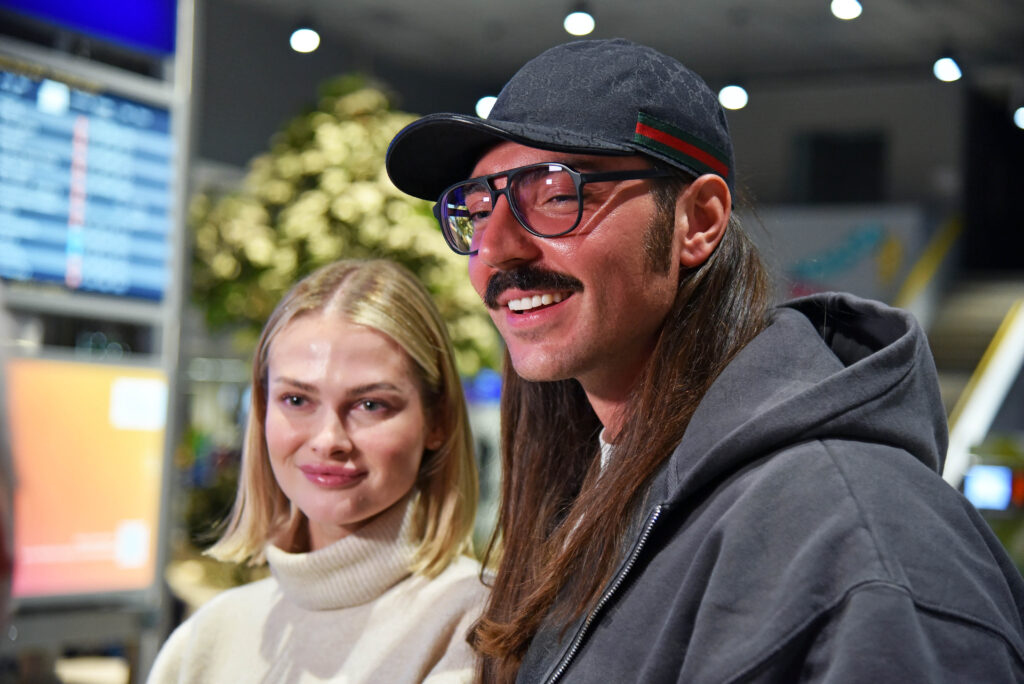 Fabio Knez mit seiner Freundin Darya Strelnikova. 