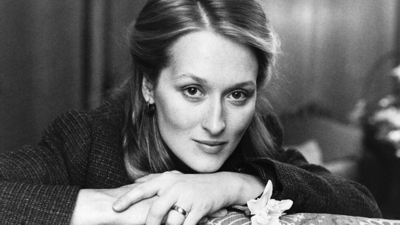 Meryl Streep in schwarz-weiß Aufnahme