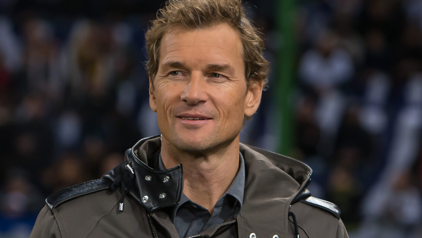 Jens Lehmann lächelt in die Kamera