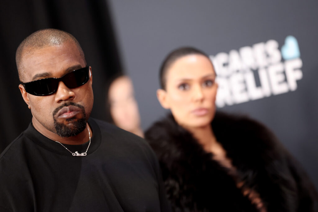Kayne West mit schwarzer Sonnenbrille