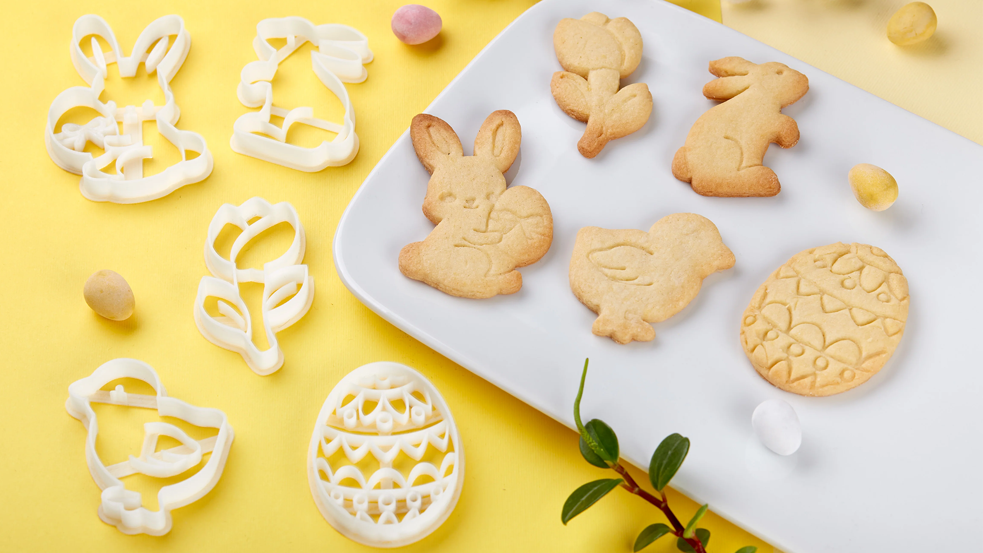 Keksausstecher und Kekse für Ostern