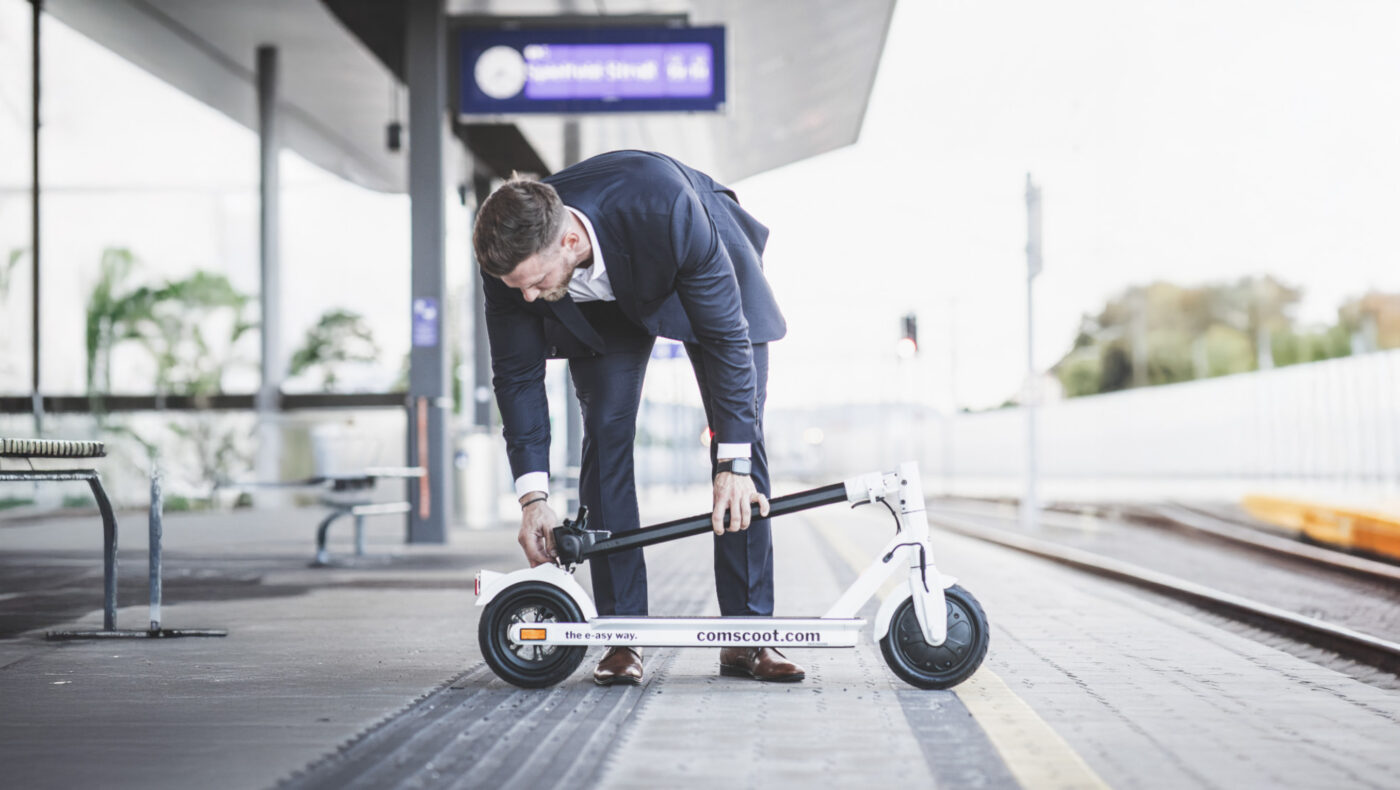 E-Scooter kaufen bei comscoot – mit Ersatzteilversorgung, Beratung und hochwertigen Modellen.