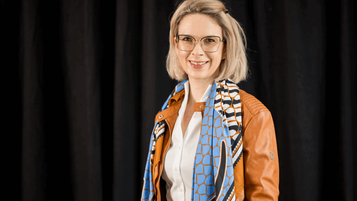 Radka Eder von Fokus Demenz klärt über erste Anzeichen und Prävention von Demenz auf.