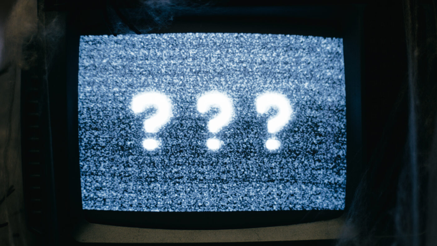 Fragezeichen auf dem Bildschirm