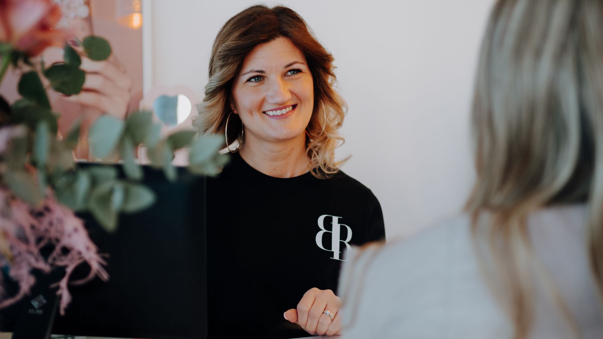BB Beauty in Klagenfurt am Wörthersee beweist, dass transparente Beratung und empathische Kommunikation bei und Wimpernlifting das Vertrauen der Kundinnen stärken.