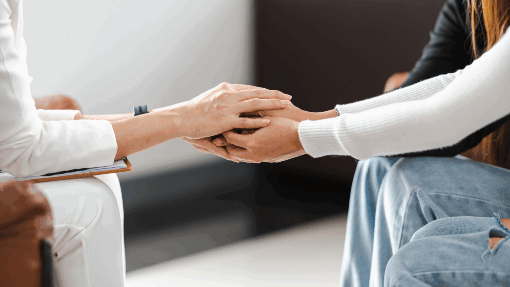 Silvia Thöne bietet als erfahrene Mentorin und Lebensberaterin systemische, lösungsorientierte psychologische Beratung und individuelle Wegbegleitung, um Menschen in gesundheitlichen, finanziellen oder beruflichen Krisen neue Perspektiven, Stabilität und Lebensfreude zu ermöglichen.