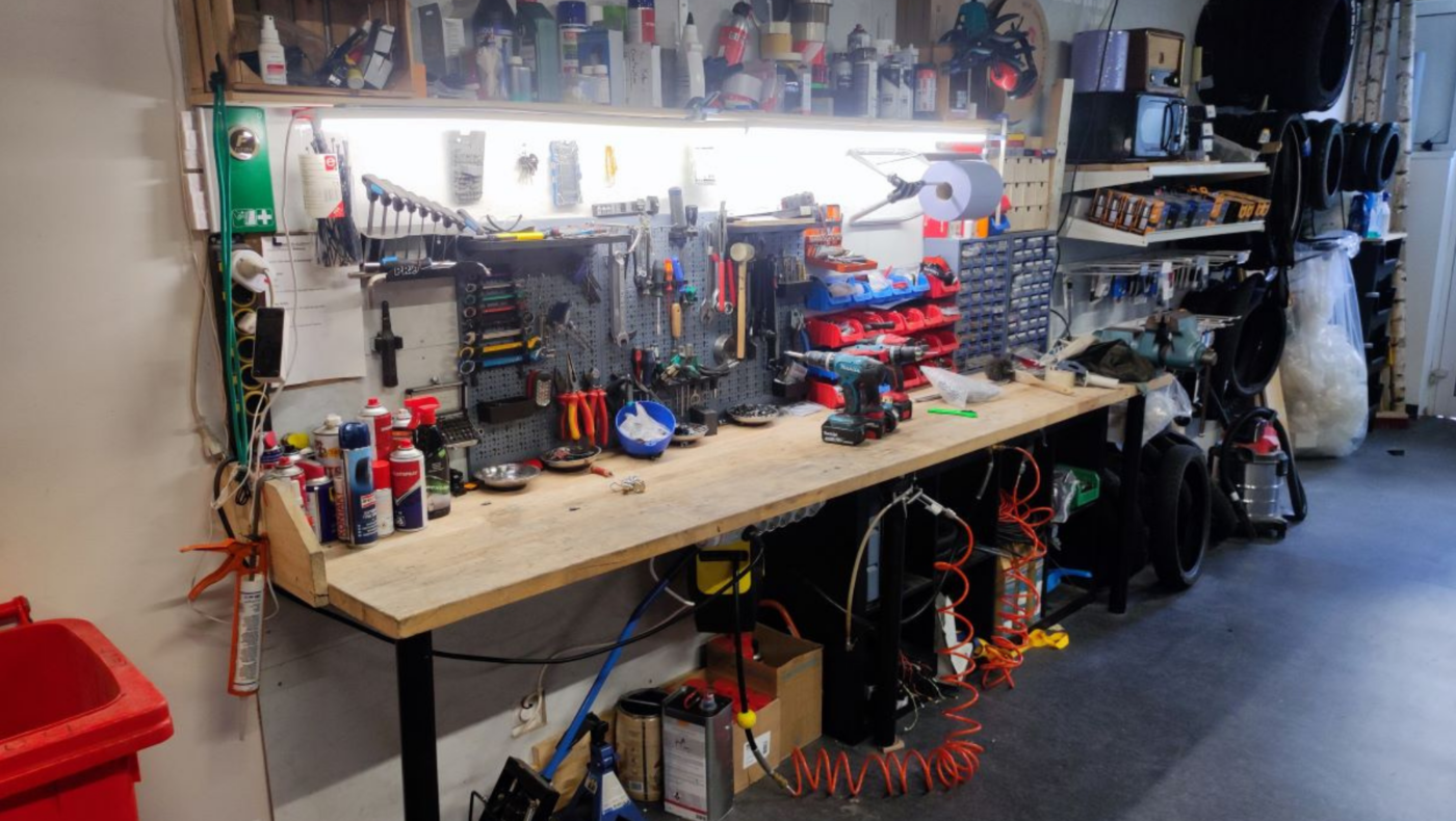 Nachhaltig durch die Festtage: E-Scooter-Reparaturen sparen CO₂ und schenken Fahrzeugen ein neues Leben.