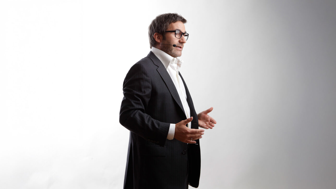 Wie Carsten Beyreuther mit Gesprächskybernetik®, MASTER-Workshops und KYBERNIKUS® ethischen, strukturierten und KI-basierten Vertrieb neu definiert.